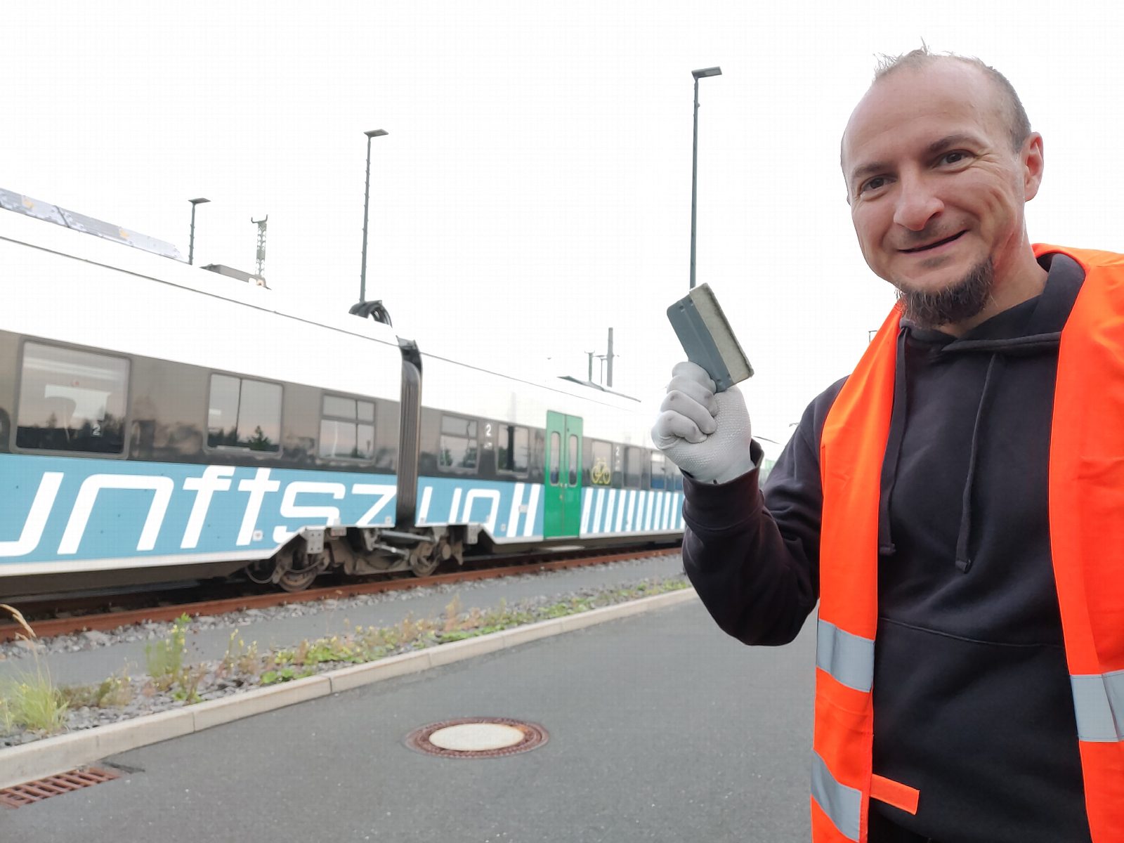 Chemnitzer Zukunftszug – Vollflächige Folierung in vier Tagen